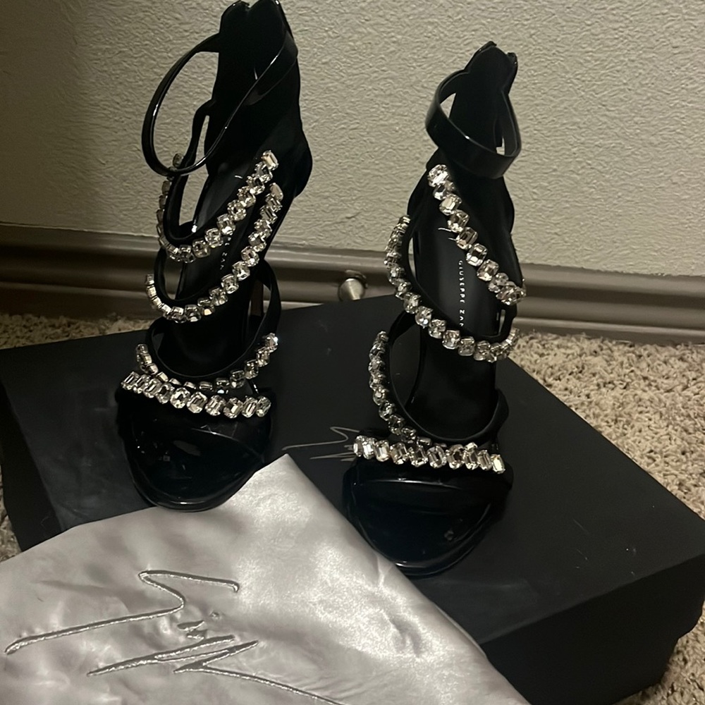 Giuseppe zanotti diamond heels